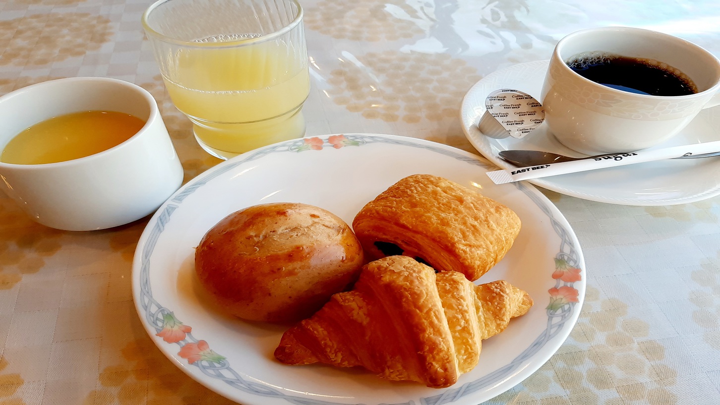 朝食（無料軽朝食）