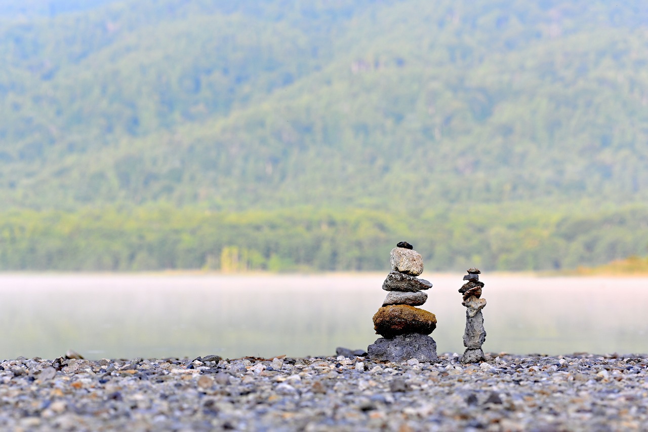 宇曾利湖 祈りの石塔