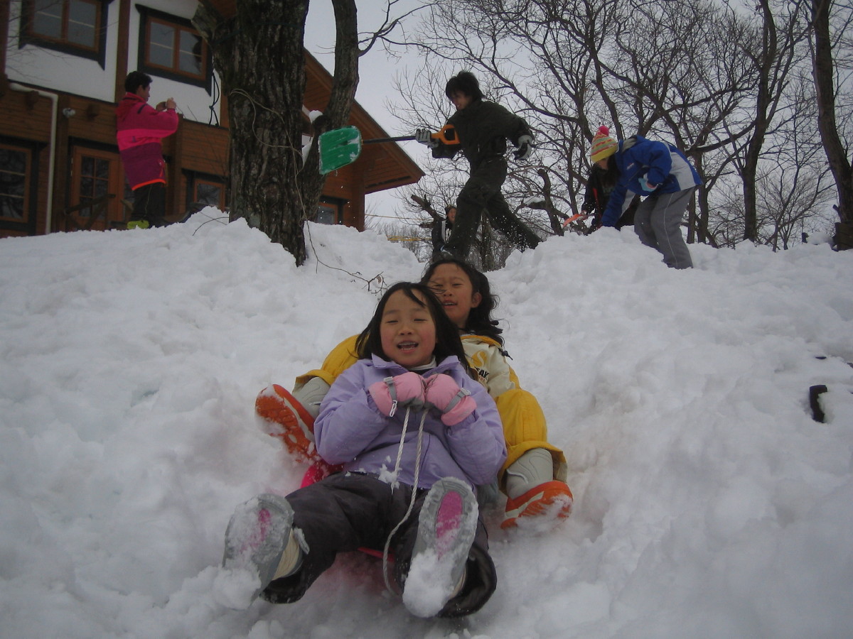 雪遊び