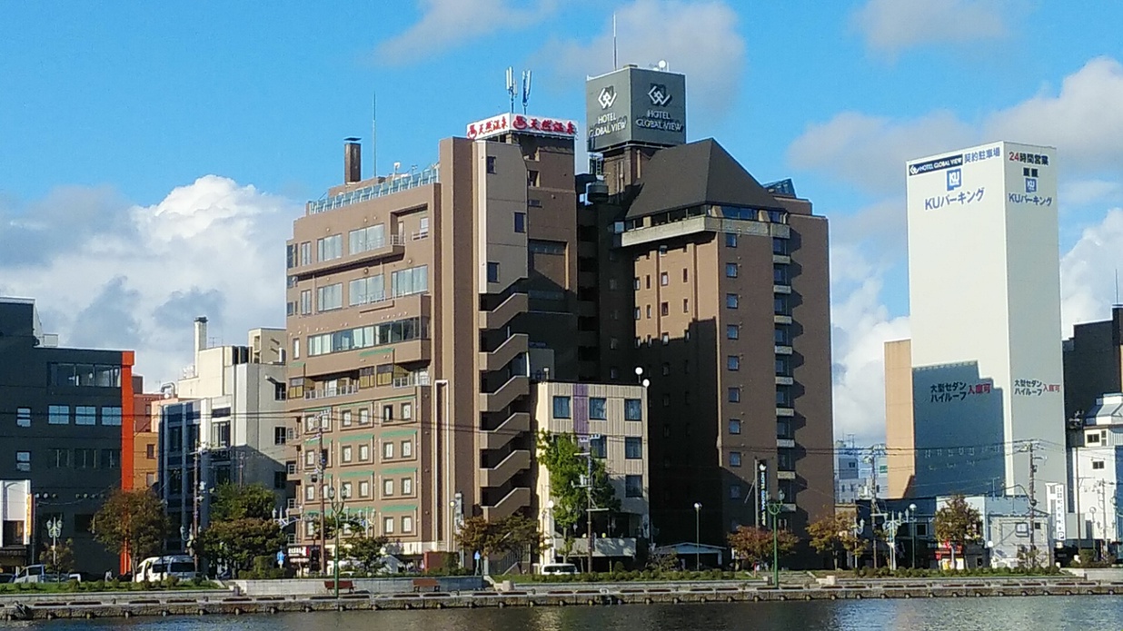 JR釧路駅より徒歩約14分の好立地。