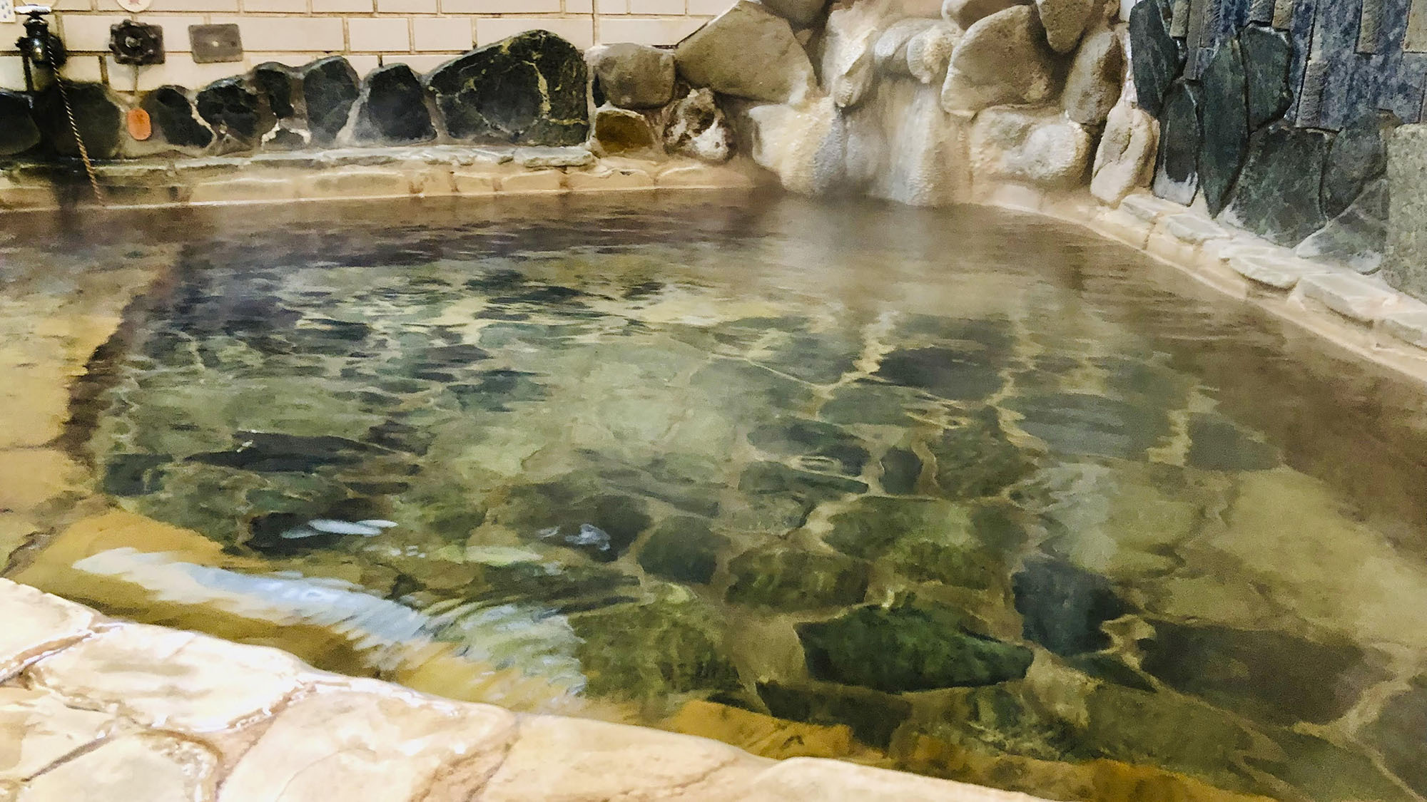 ・数ある白浜温泉の中でも最良質と言われている「甘露の湯」