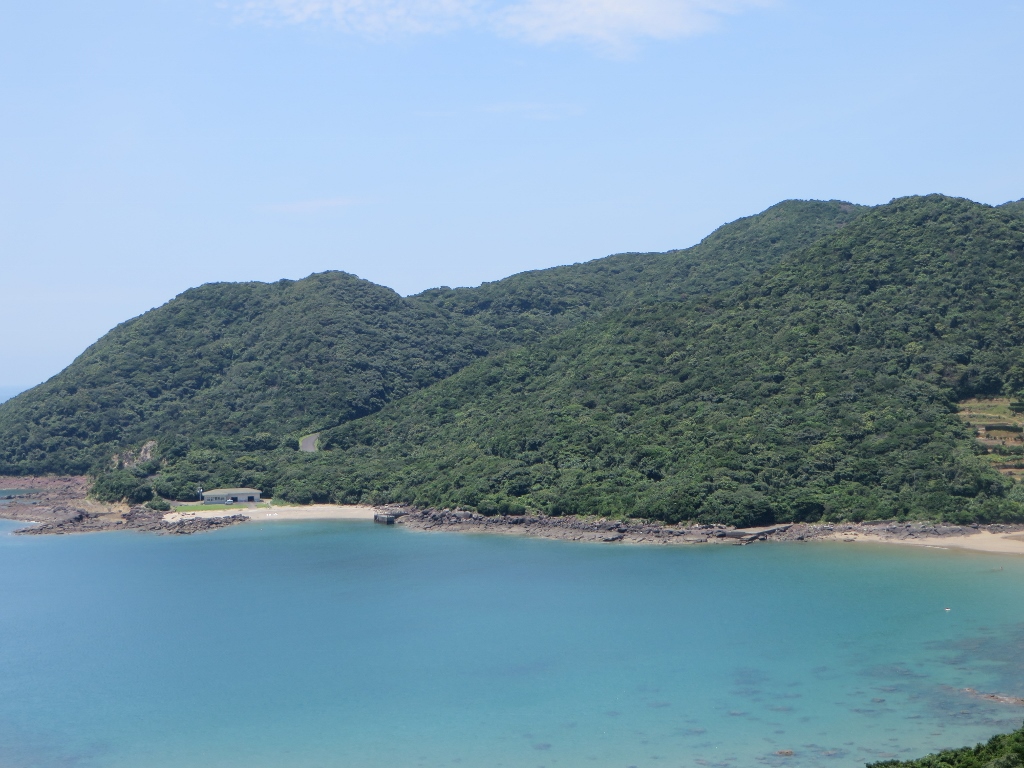 海洋センターの浜辺（高台から）