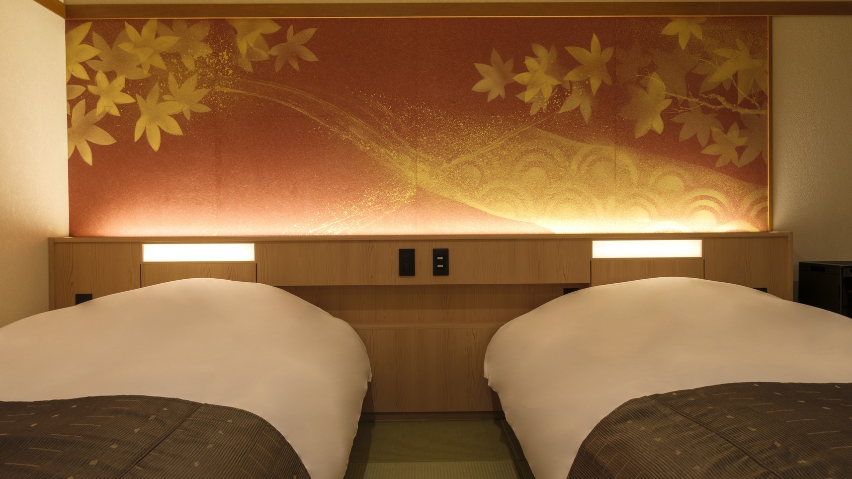 【檜温泉露天風呂付き洋室ツイン】2025年5月、客室でも温泉を楽しめるようリニューアル。