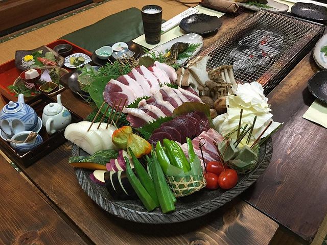 囲炉裏焼き会席の料理例（3人前）