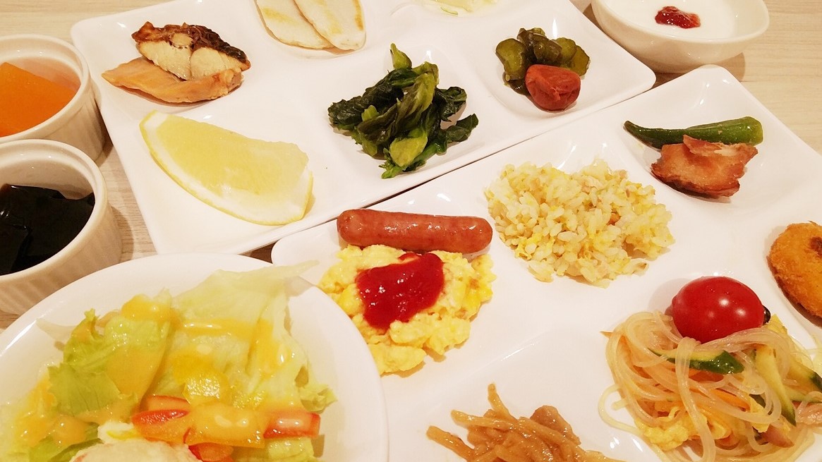 朝食バイキング