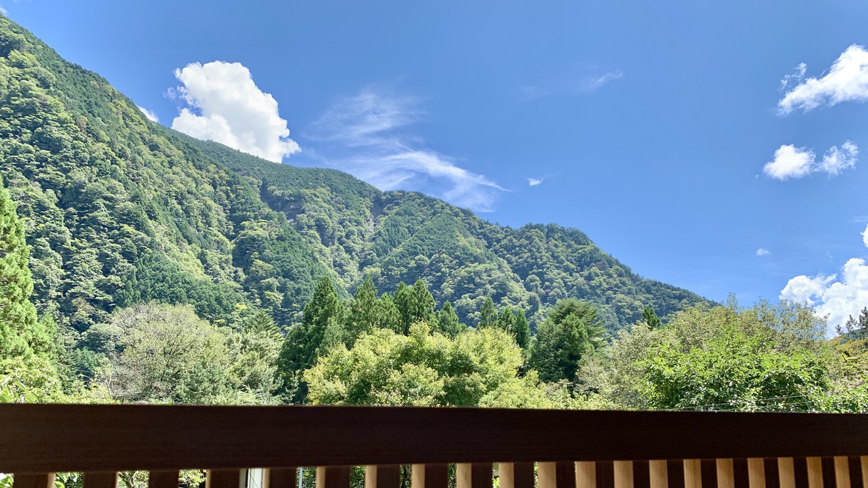 東峰の間感動の山の景色