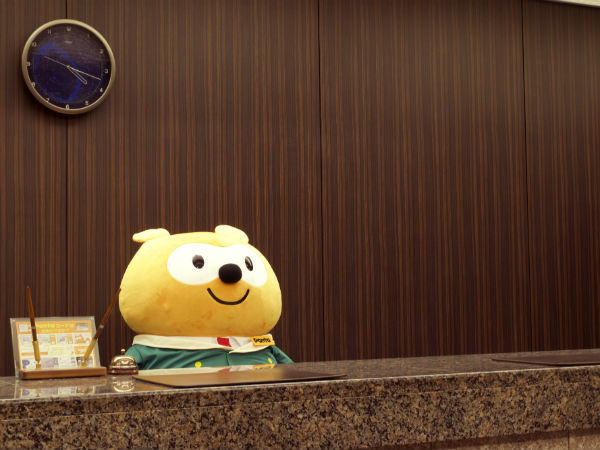 お出迎えポンタ君がロビーでお待ちしています！記念撮影などスタッフへお声を掛けてください