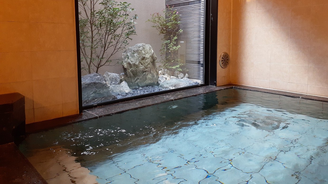 女性大浴場：浴槽