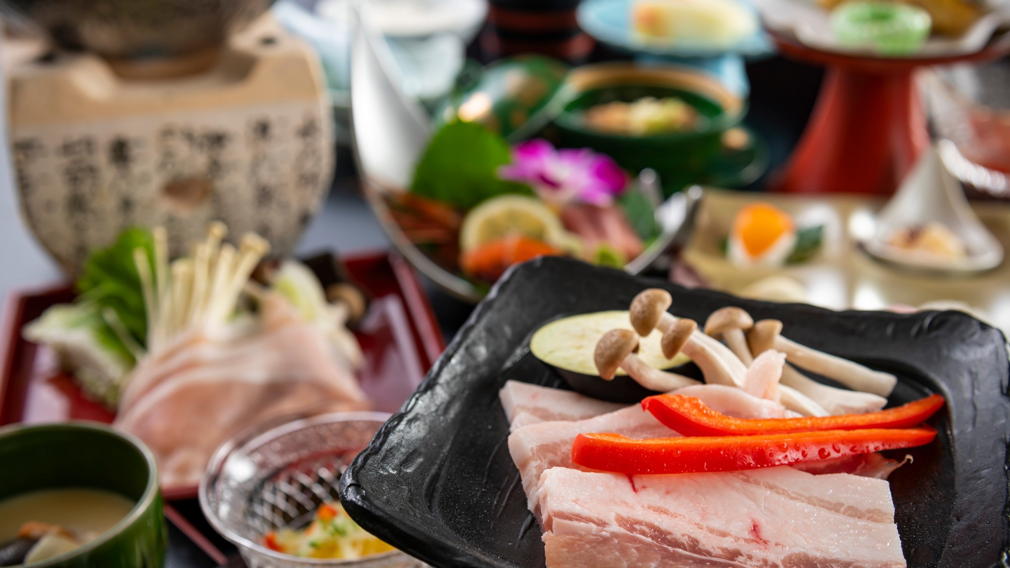 目の前で焼きたてアツアツをお召し上がりポーク陶板焼