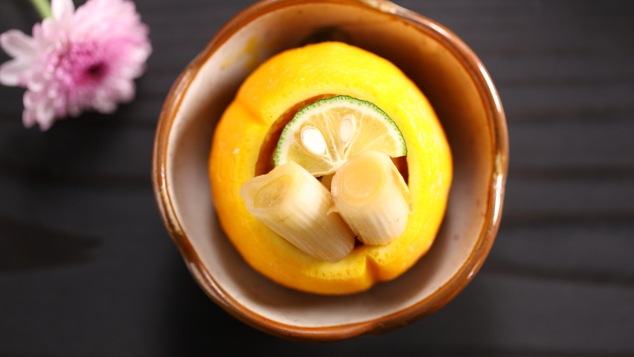 【彩の料理 冬 一例】酢の物 鯉の南蛮漬け