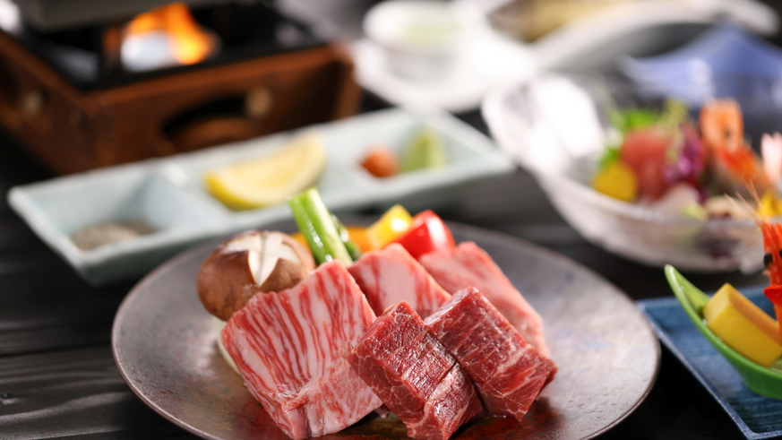 【彩の料理 一例】長野県産の霜降和牛を、お客様ご自身で鉄板で焼いてお召し上がりいただきます