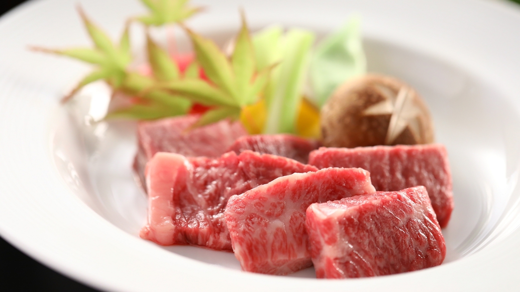 【彩の料理 一例】長野県産の霜降和牛を、お客様ご自身で鉄板で焼いてお召し上がりいただきます