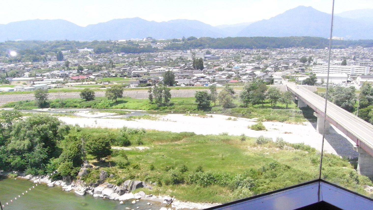 【展望風呂付き和洋室】眼下に天竜川の美しい眺めが広がります（イメージ）