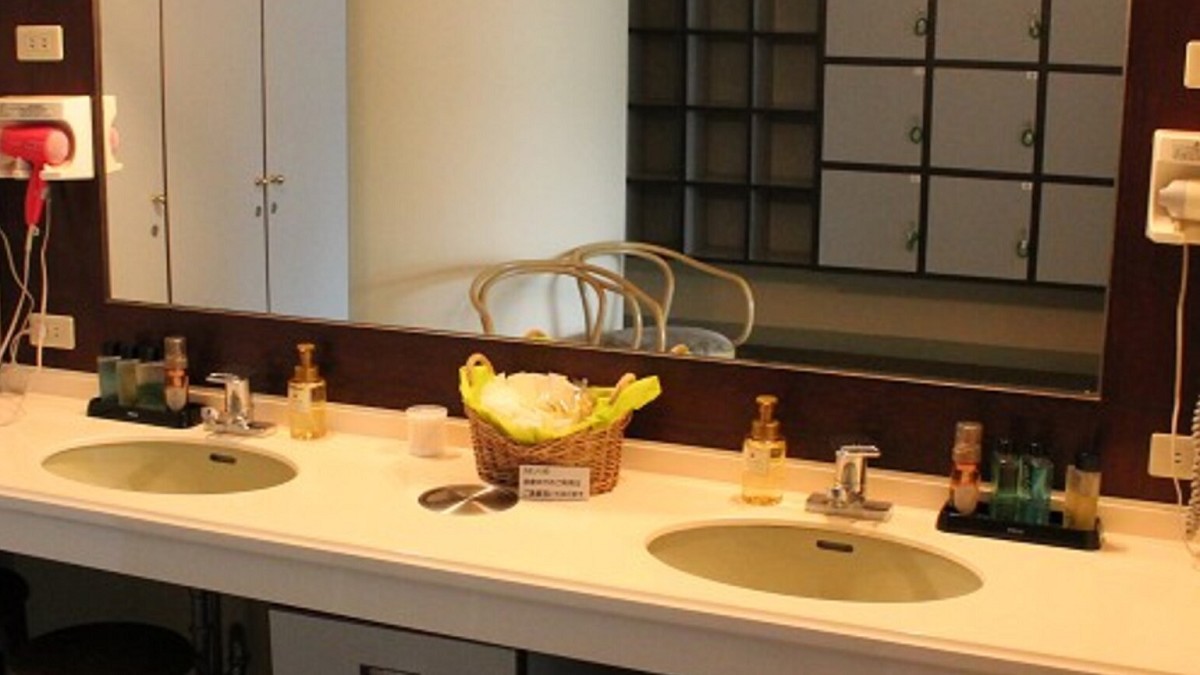 男性浴場脱衣所