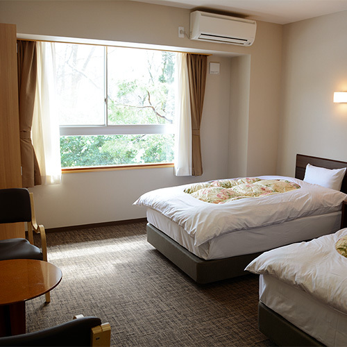 Kokumin Shukusha Noto Yanagidaso Kokumin Shukusha Noto Yanagidaso is conveniently located in the popular Noto area. Featuring a satisfying list of amenities, guests will find their stay at the property a comfortable one. Facilities l