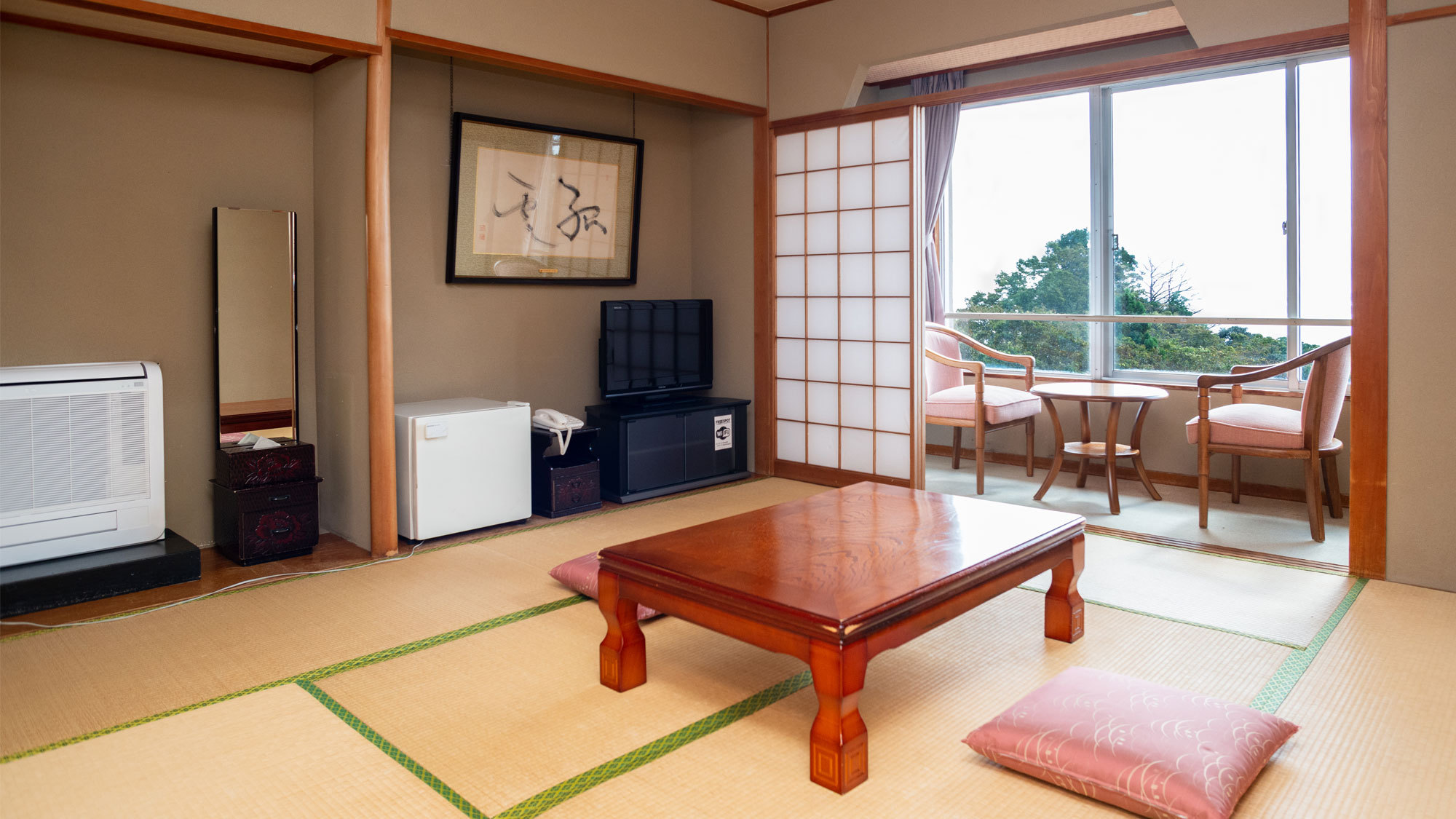 Kokumin Shukusha Noto Ushitsuso Ideally located in the Noto area, Kokumin Shukusha Noto Ushitsuso promises a relaxing and wonderful visit. Featuring a satisfying list of amenities, guests will find their stay at the property a comfo