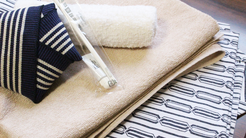 *【部屋/アメニティ】各部屋に備え付けのアメニティです。浴衣などをご用意しております。