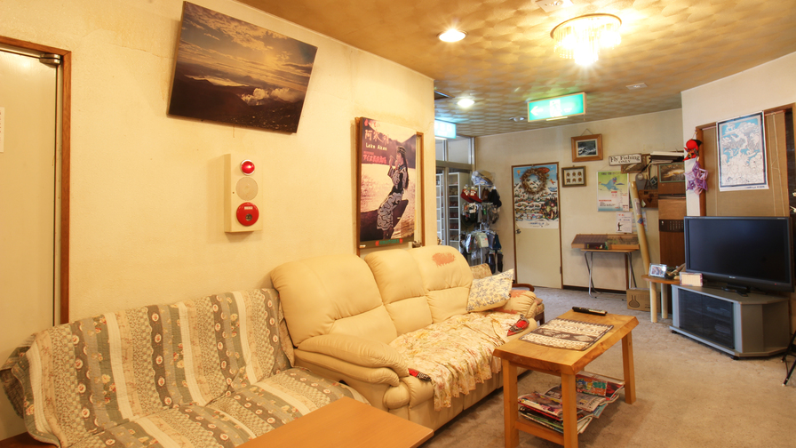 *【ロビー/施設】家庭的な雰囲気に包まれた旅館でゆったりとお過ごしください。