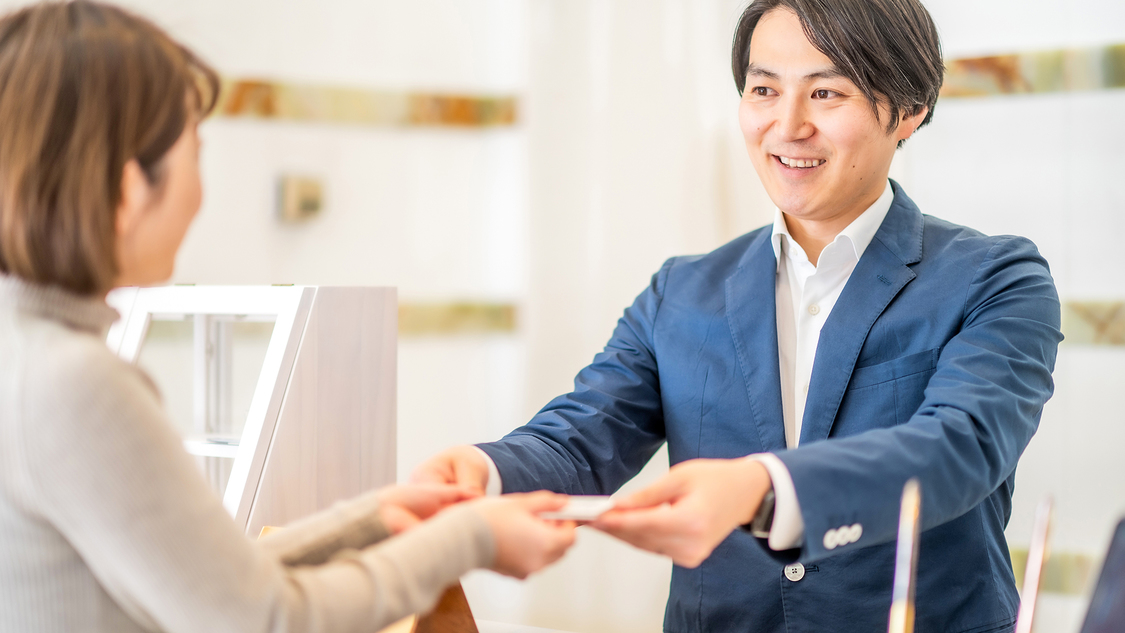 #フロント スタッフは24時間待機しているため、何かあった時も安心！深夜はスタッフルーム内におります