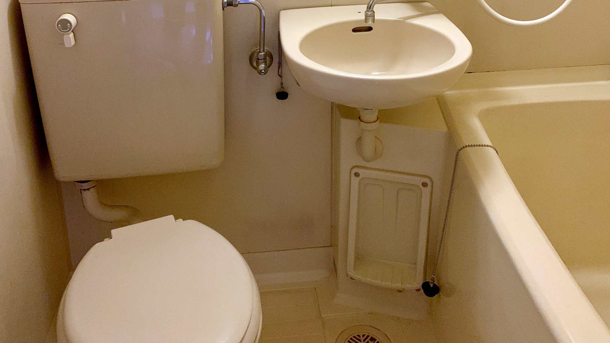 *ユニットバス／当館のお部屋は全室バス・トイレを完備しております