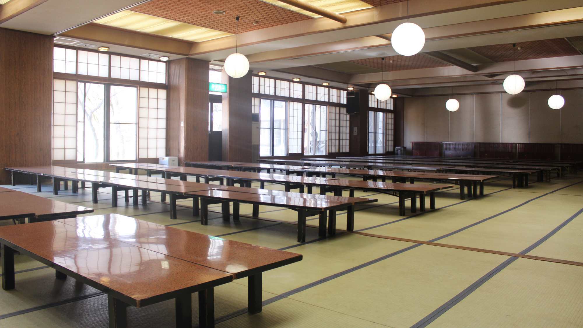 *大広間／団体や20名様以上のグループでご利用の方は大広間にてお食事をお出しします。