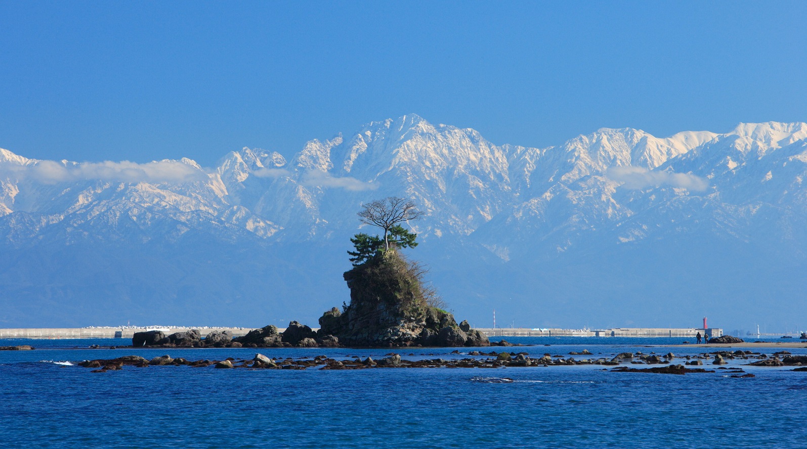 雨晴海岸からの立山連峰