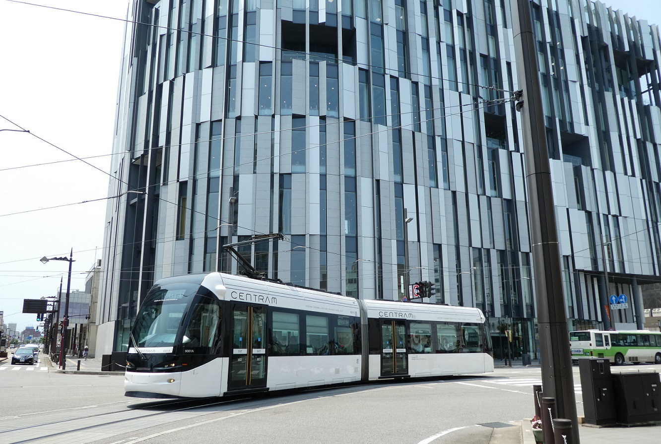 富山市ガラス美術館