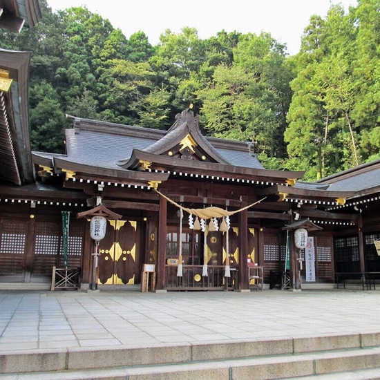 観光地：福島縣護國神社明治天皇の思し召しにより創建。皇室より数々のご参拝を賜る神社です。