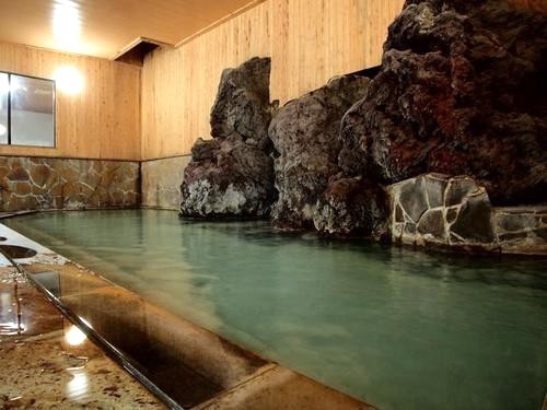 Tojiyubo Shunjuan Hiland Hotel Sanso Tojiyubo Shunjuan Hiland Hotel Sanso is conveniently located in the popular Semboku area. The property offers a wide range of amenities and perks to ensure you have a great time. Facilities like facil