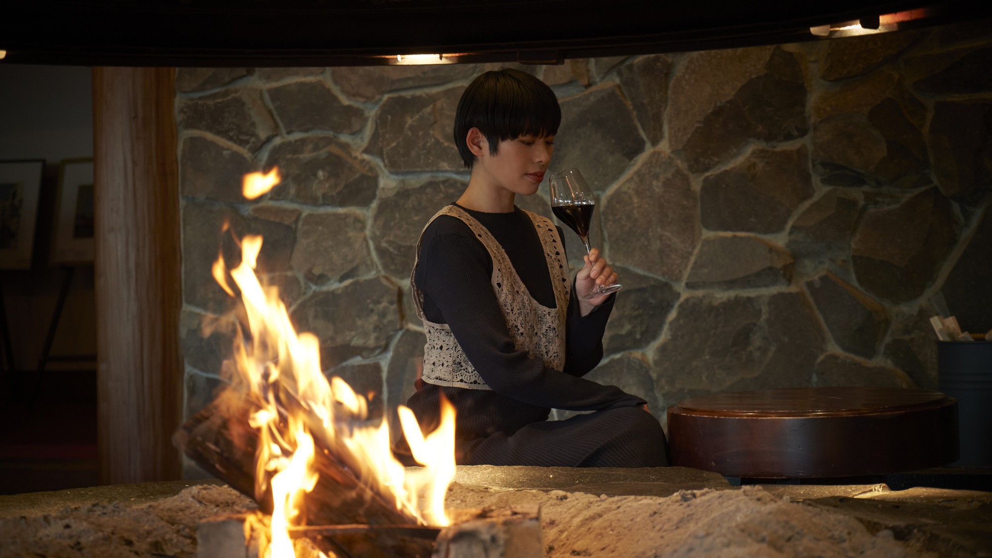 暖炉であたたまりながら、何もしない贅沢を