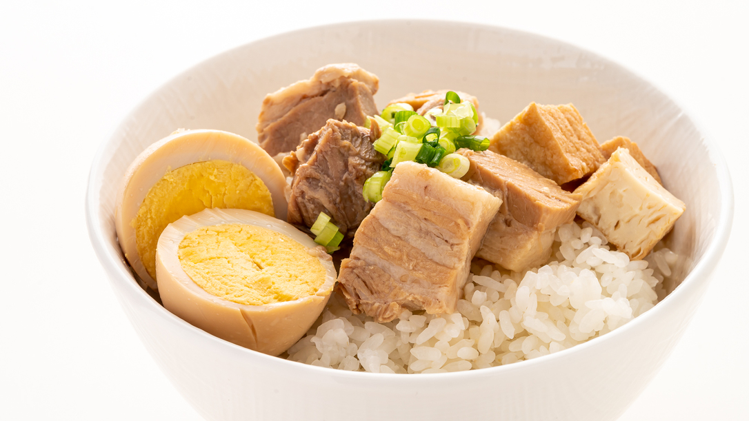 【ごはん】 豚の角煮丼（日替わりメニュー）
