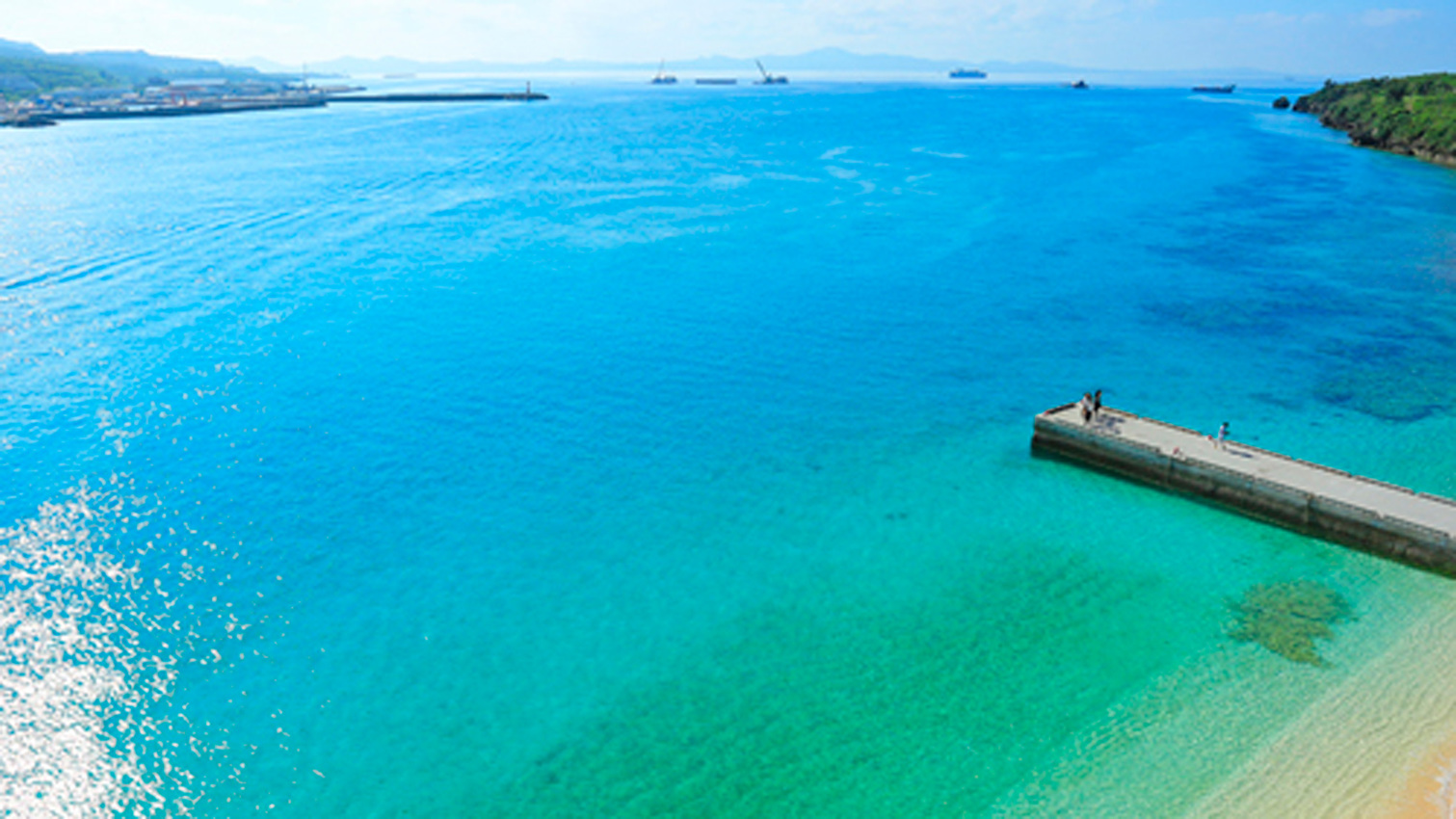 **沖縄本島の中でも透明度の高さで有名な瀬底ビーチ。ゆったりと流れる時間に癒されてください♪