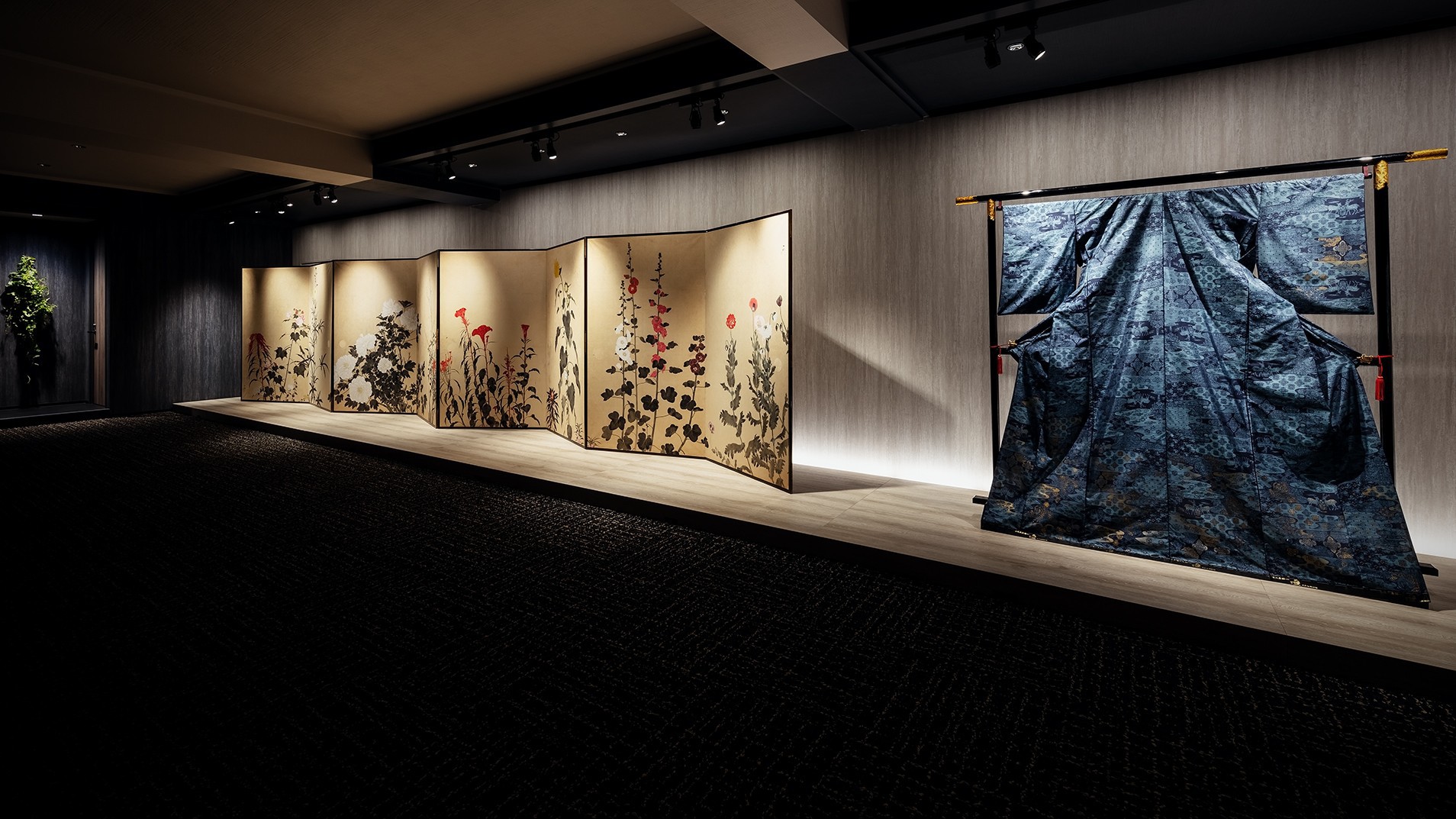 大島紬美術館（ホテル2階）