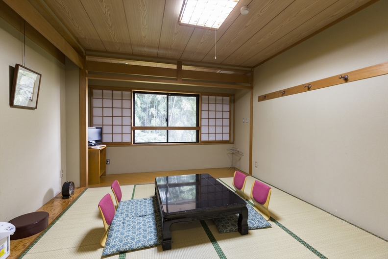 Inuyama International Youth Hostel The 1-star Inuyama International Youth Hostel offers comfort and convenience whether youre on business or holiday in Inuyama. The property offers guests a range of services and amenities designed to 