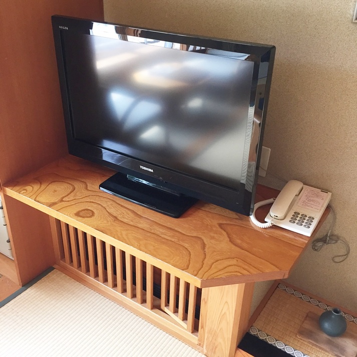 【客室＊テレビ】