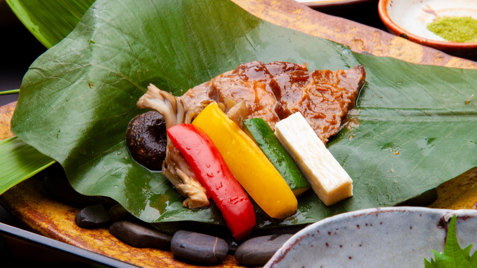 昼食プラン国産牛朴葉焼きのミニ懐石コース