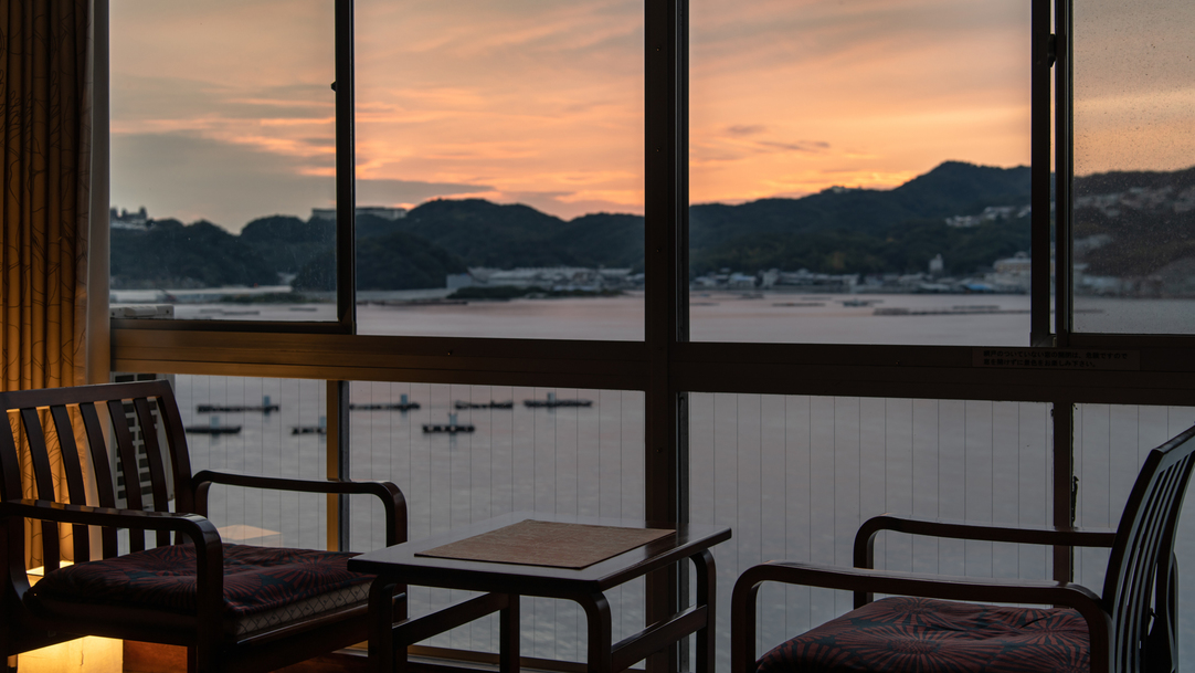 *【部屋】全てのお部屋から刻々と変わる海と空の色を眺める一時