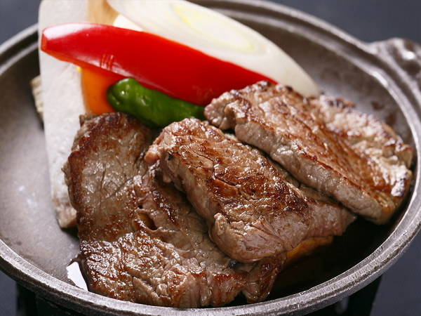 肉汁ジュワ〜♪和牛陶板焼