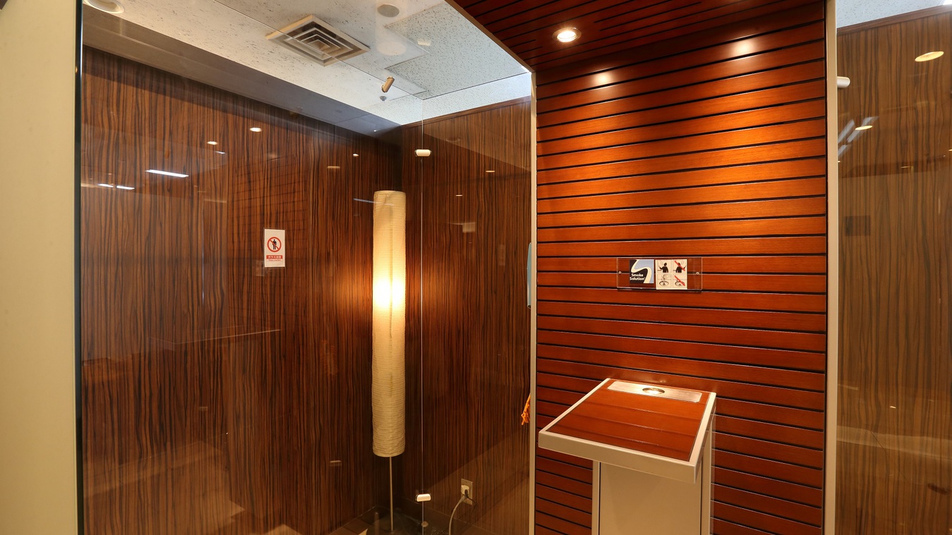 ロビー喫煙ブース