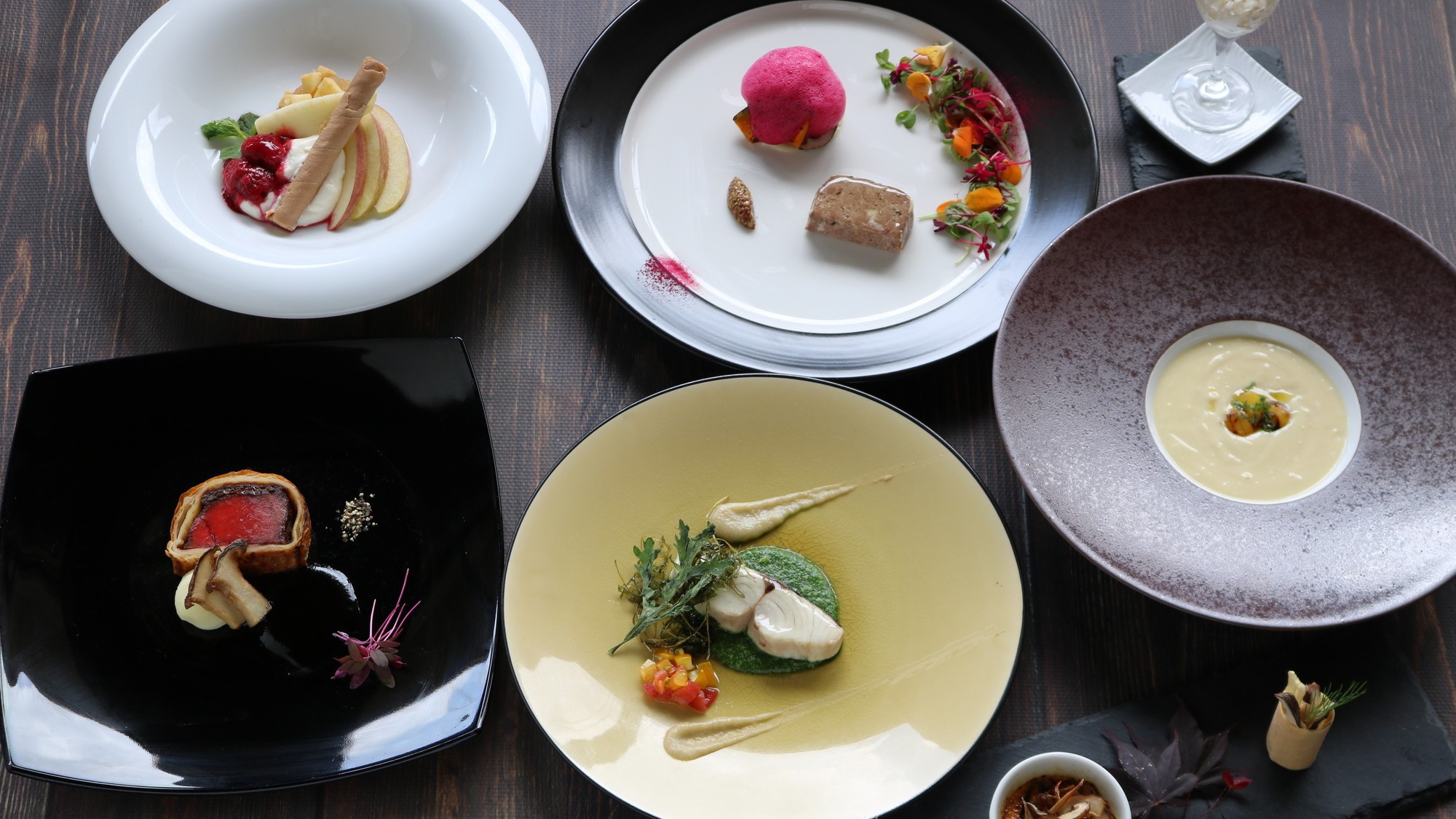 ＜季節のフレンチ＞◇夕食は地産地消のフレンチフルコースで優雅に◇遊び放題リゾートパスポート付き