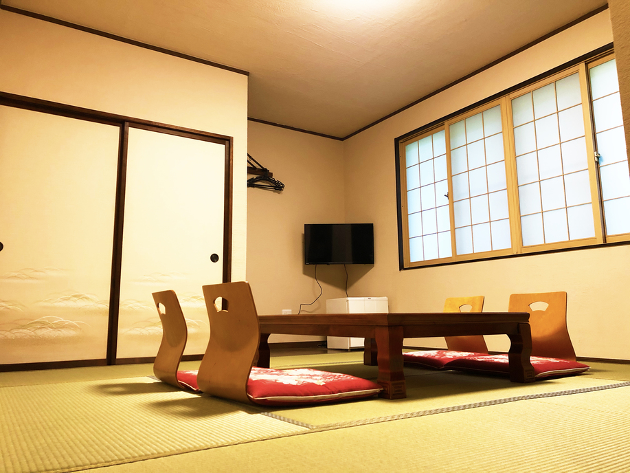 和室8畳トイレ洗面所付部屋8 tatami mats and toilet