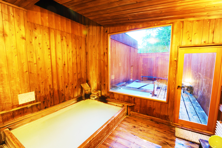 男子温泉内風呂Men's onsen indoor bath