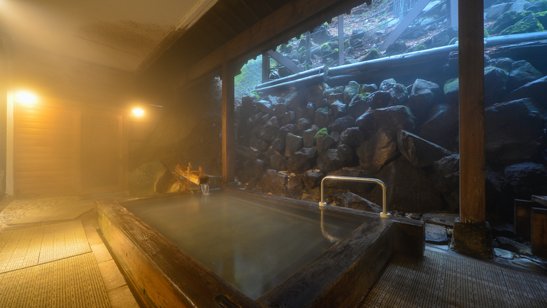 大浴場白玉の湯姫方浴場露天風呂檜風呂開放感溢れる檜風呂は当館の名所です。