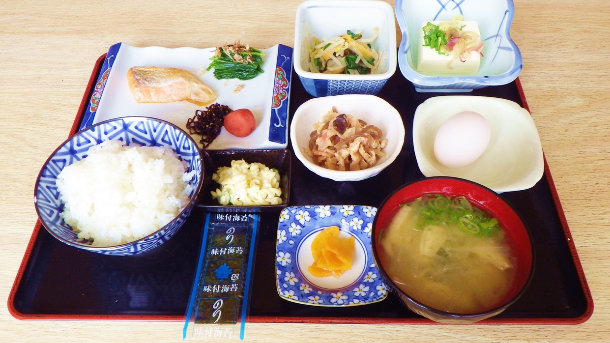 *【朝食例】体に優しい和朝食。ご飯のすすむ美味しいおかず♪