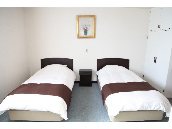 Tachikawa Hotel Located in Tachikawa, Tachikawa Hotel is a perfect starting point from which to explore Tokyo. The property has everything you need for a comfortable stay. Facilities like free Wi-Fi in all rooms, fax