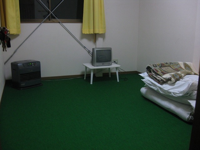 本館２階洋室６畳