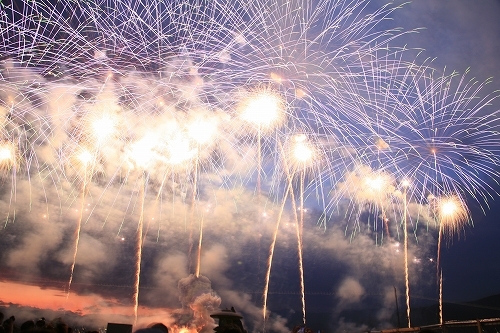 信州一の3万発の諏訪湖の花火大会２