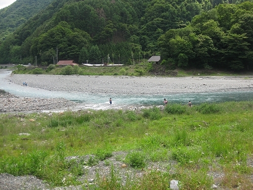 車で３分黒川雪解け水です。無料です。