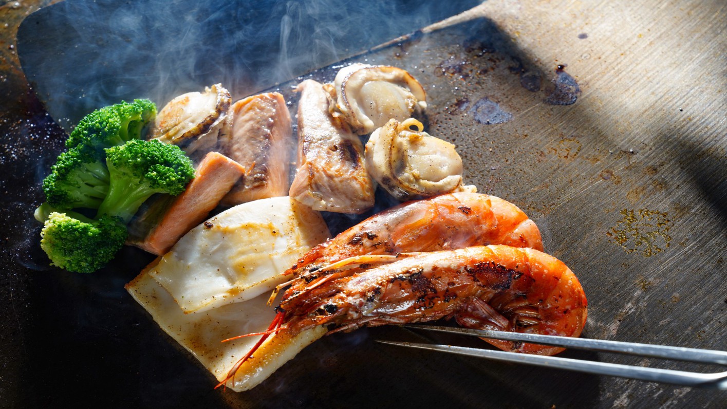 【夕食ブッフェ】4/27〜MENU一例・おすすめ魚料理「シーフード鉄板焼き」