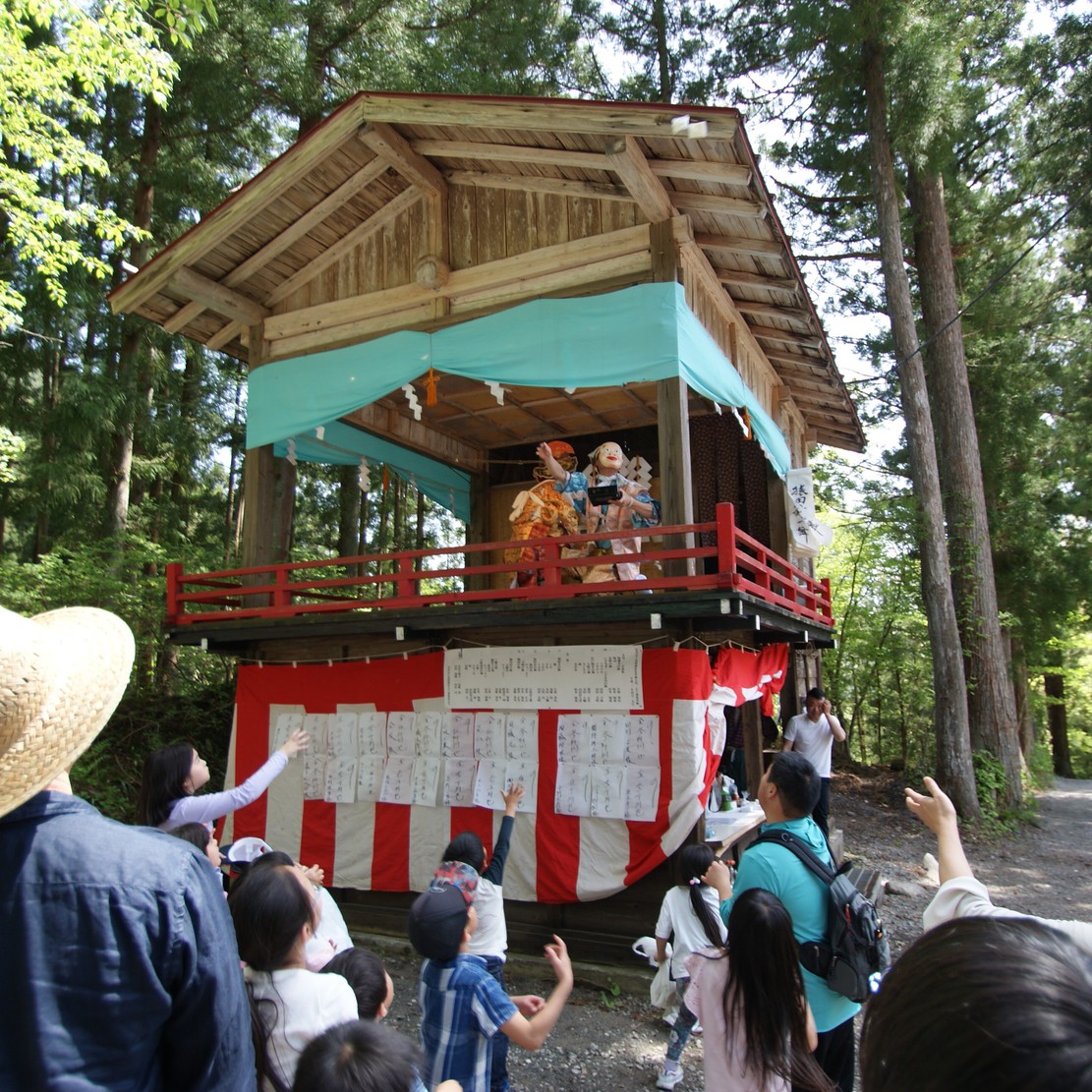 徒歩10分の浅間神社春祭りにて